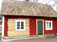 Öppningen har nu timrats igen och huset inretts till bostadshus. Älvkarleby.